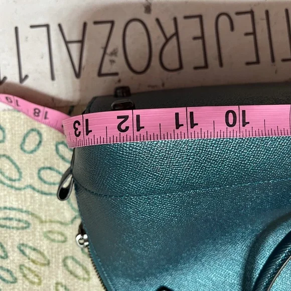 Coach handbag ❄️❄️ - Picture 6 of 9